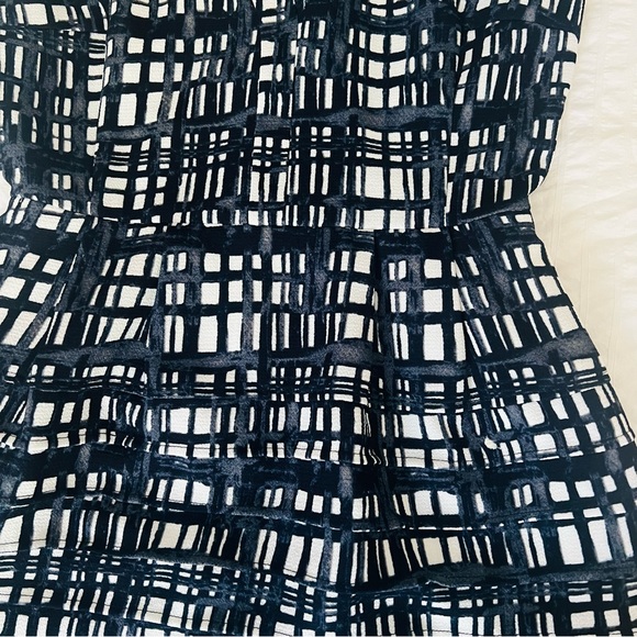 Madewell Plaid Navy Blue/ white dress sleeveless, above knee size 6 dress - Picture 8 of 9